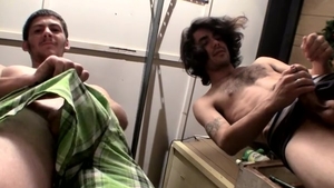 StraightNakedThugs.com: Gay Daniel Delong masturbating