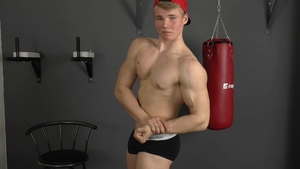 EastBoys - 18 yr old rushes sex scene