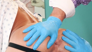 HotHouse: Doctor finds irresistible edging