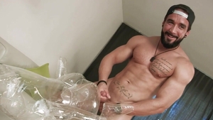 Maskurbate - Muscle has a thing for rough fucking