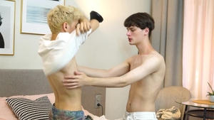 BoyFun: Elio Pjatteryd is a shaved blond haired