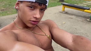 EastBoys: Muscle twink latino cumshot outdoors solo