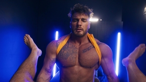 Bromo: Kissing and Nuzzling Top's Manhood