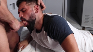 Men Over 30: Stiff and Ready at First Sight of Justin