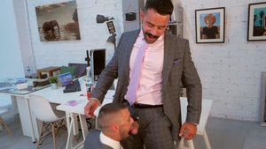 menatplay: Desperate For A Lead Role